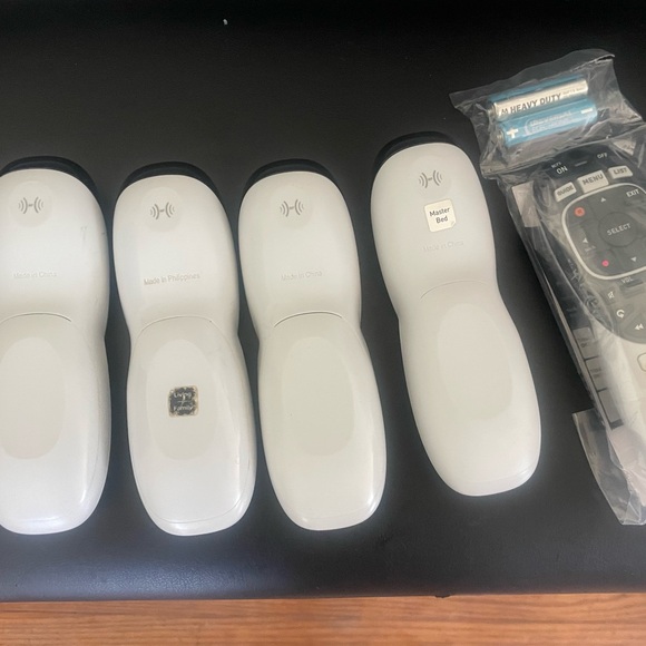 DIRECTV Remote Control Set - Picture 7 of 7